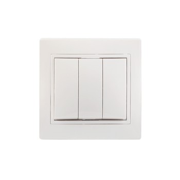 Изображение товара Трехклавишный выключатель Кварта IP20 белый IEK