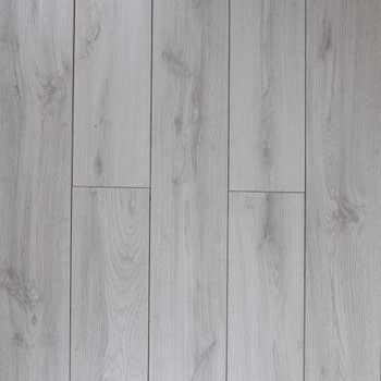 Ламинат Woodstyle Bravo Дуб Дракс 8мм 33кл с фаской 1,98м²