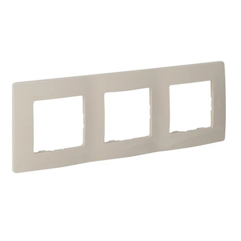 Рамка 3-местная Legrand Etika, слоновая кость