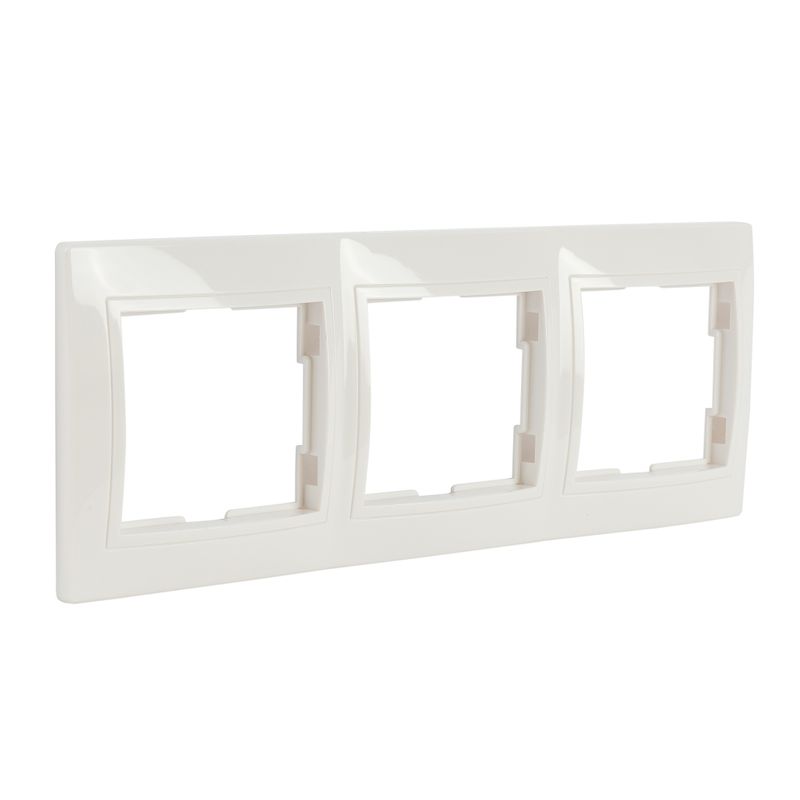 Рамка трехместная горизонтальная Кварта белая IP20 IEK