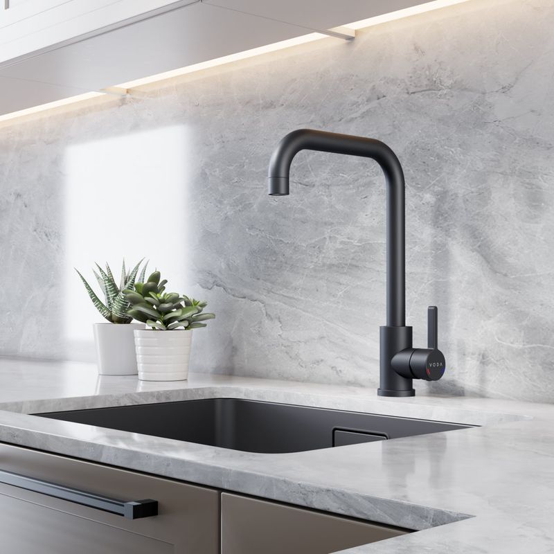 Смеситель для кухни Voda черный K557B